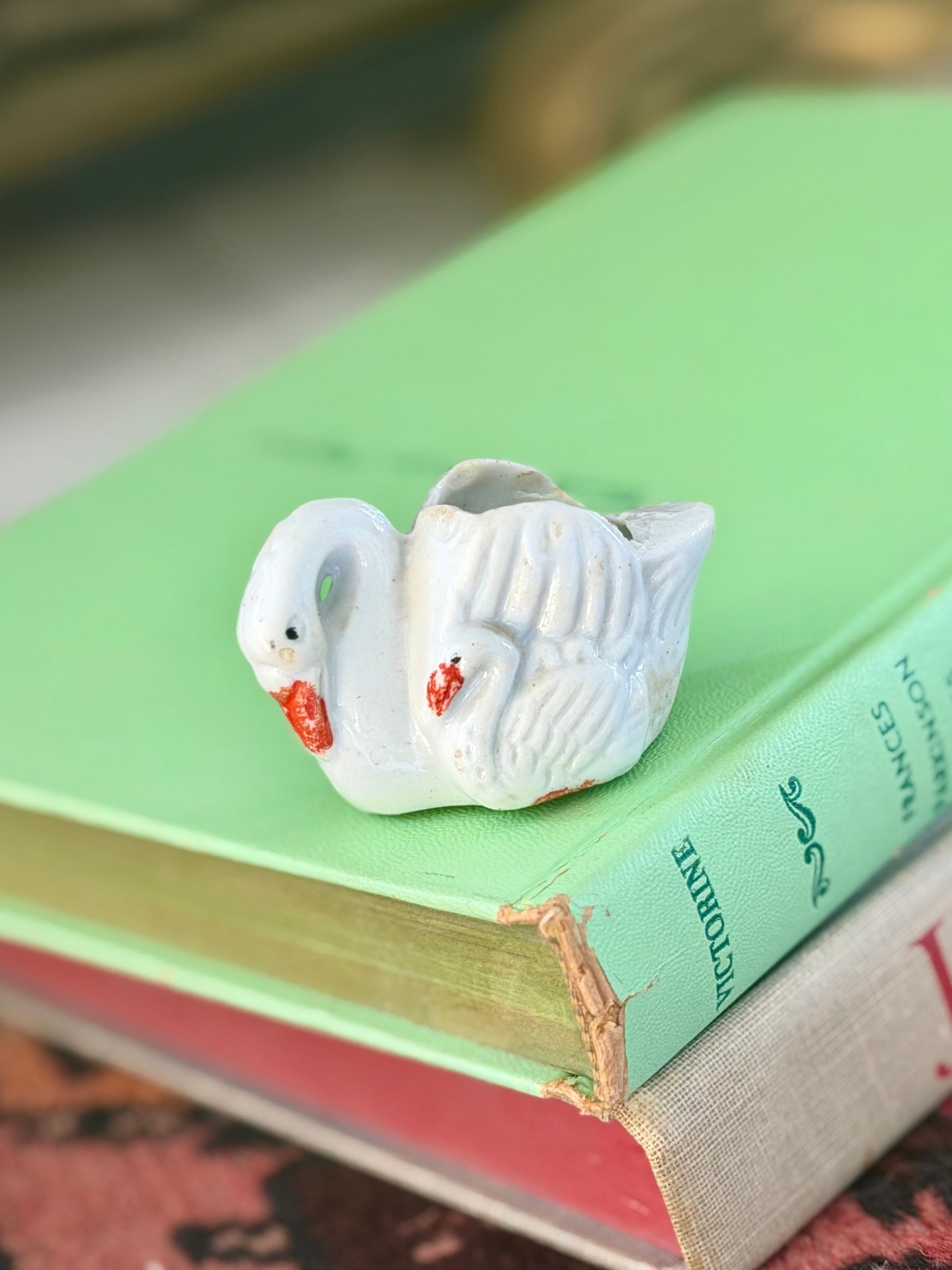Mini Swans Figurine