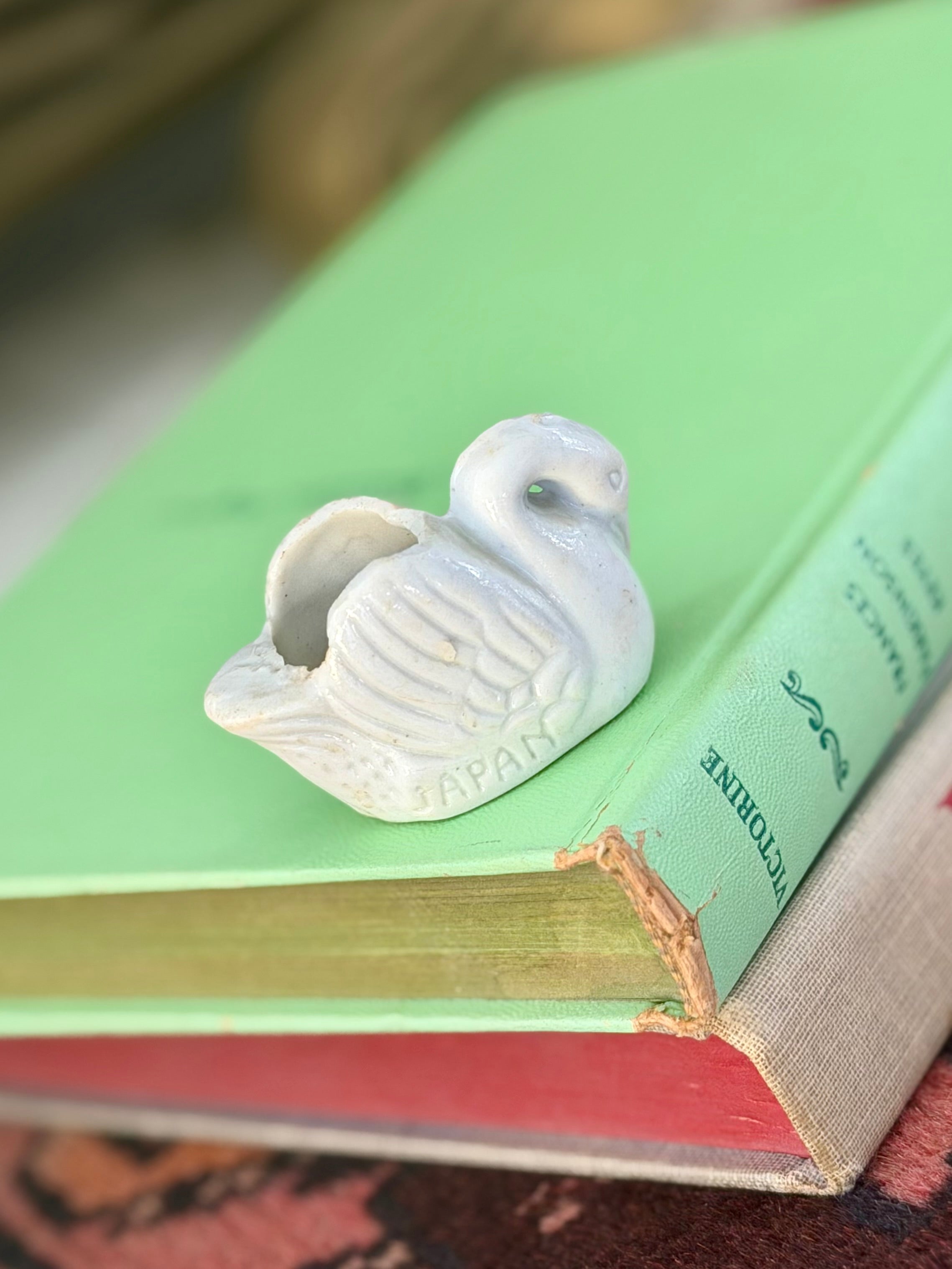 Mini Swans Figurine